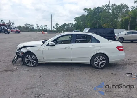 2011 Mercedes-Benz E 350 4Matic z USA, uszkodzony, nr VIN WDDHF8HB6BA342917